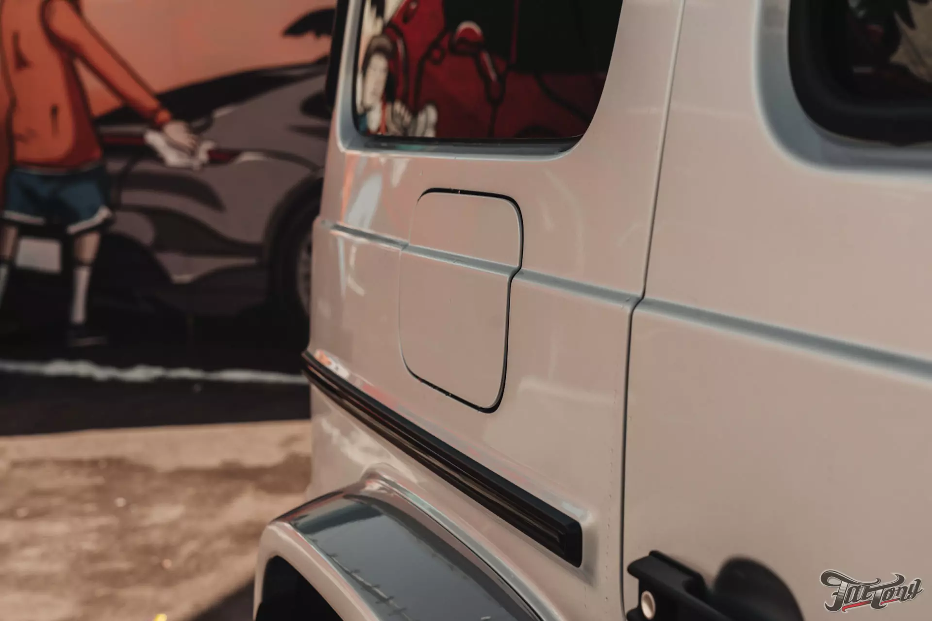 Mercedes G-class. Оклейка в матовый полиуретан. Защита оптики глянцевым полиуретаном. Шумоизоляция дверей. Установка доводчиков дверей